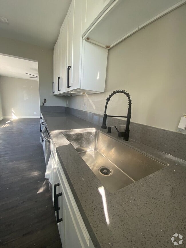 Building Photo - 50th Street Unit 3867 1/2 Rental