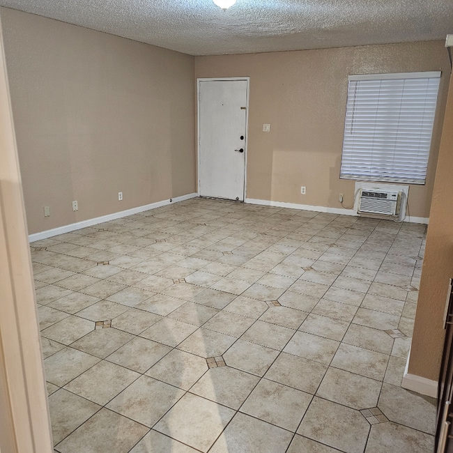 Photo - 101 W Olive Ave Unit B