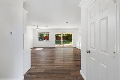 Photo - 23906 Hamlin St