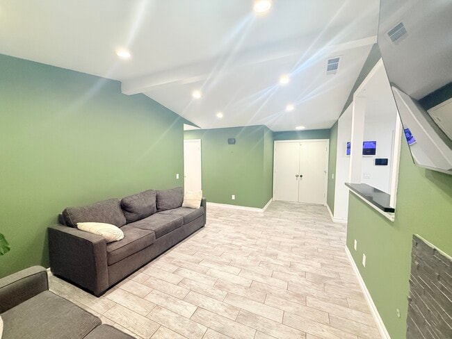 Photo - 13148 Shirebourn Rd