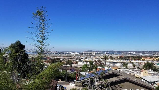Photo - 1821 Linwood St Unit 1821
