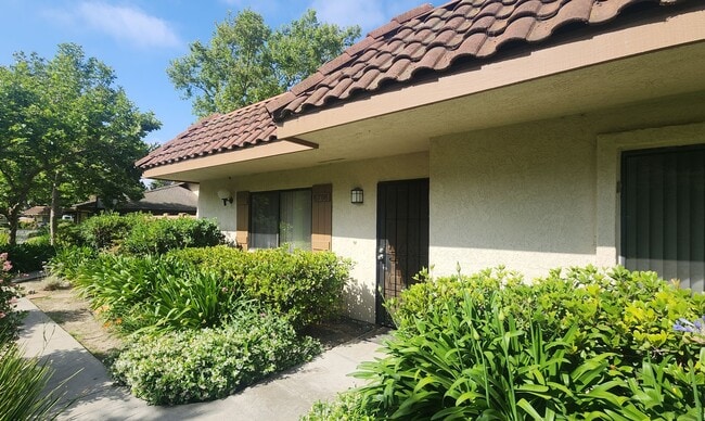 Your perfect Ventura retreat—spacious 3 be... - Your perfect Ventura retreat—spacious 3 be... Condo