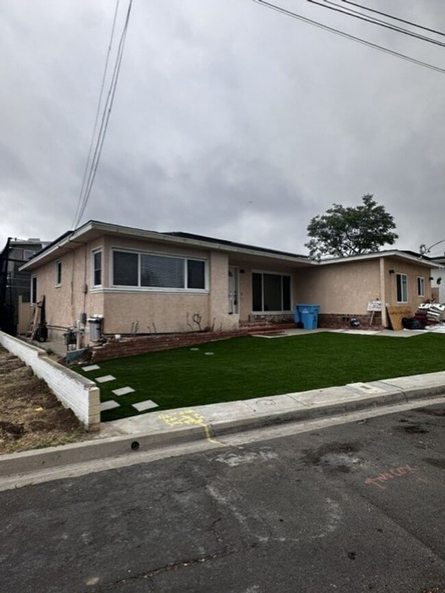 Building Photo - 6328 Cleo St Unit 6332
