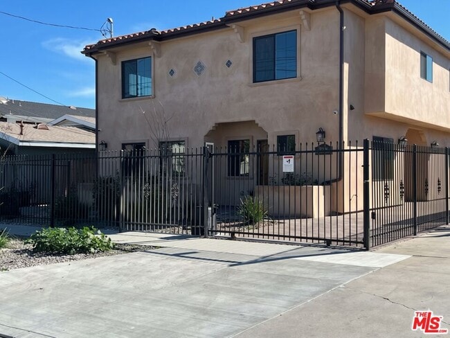 Building Photo - 334 Stepney St Unit C