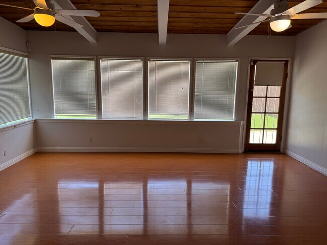 Photo - 260 Arnett Ave House