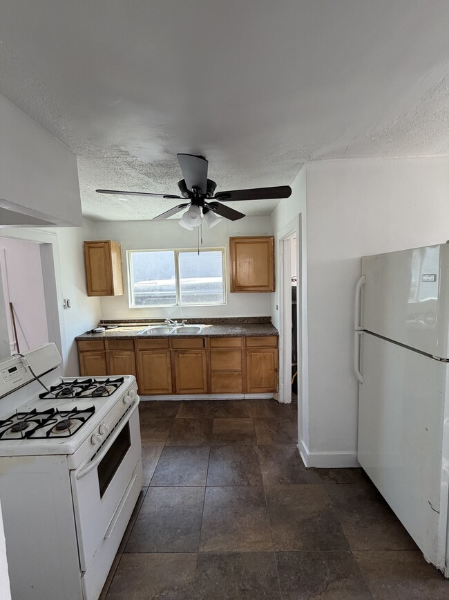 Photo - 2933 S La Brea Ave Unit 2933