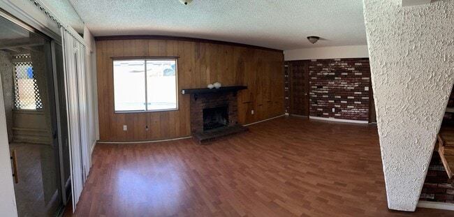 Photo - 3 Bedroom / 2 Bathroom Pool Home In Hemet