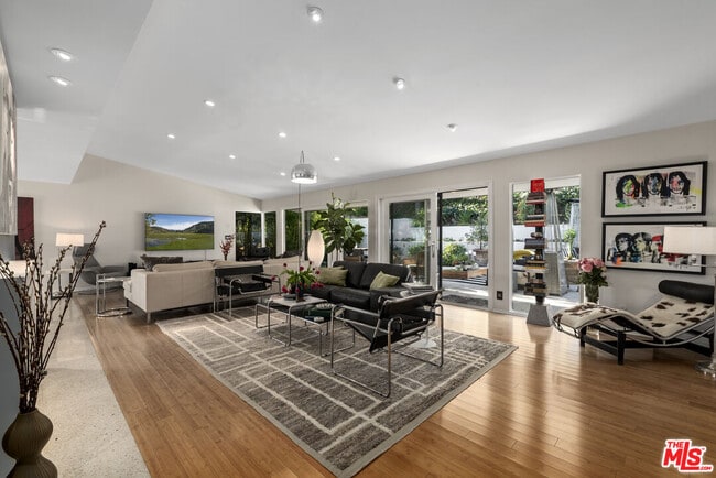 Photo - 8670 Allenwood Rd