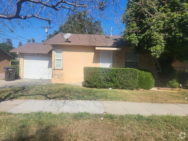 Building Photo - Fairmount Unit 3341 Rental