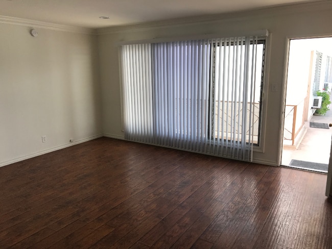 Photo - 6151 Fountain Ave Unit 14