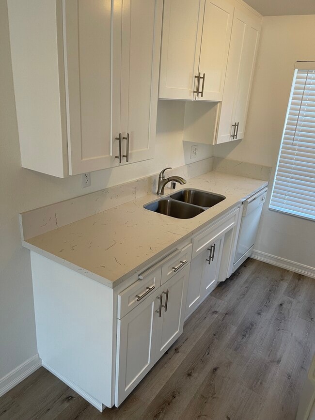 Photo - Ocean Crest Newport