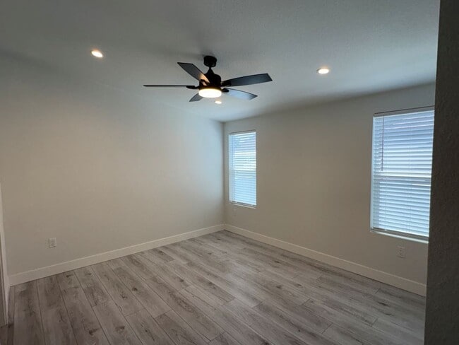 Photo - 20683 Waalew Rd