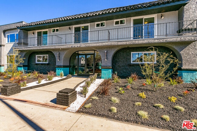 Photo - 6640 Woodley Ave Condo Unit 204-204
