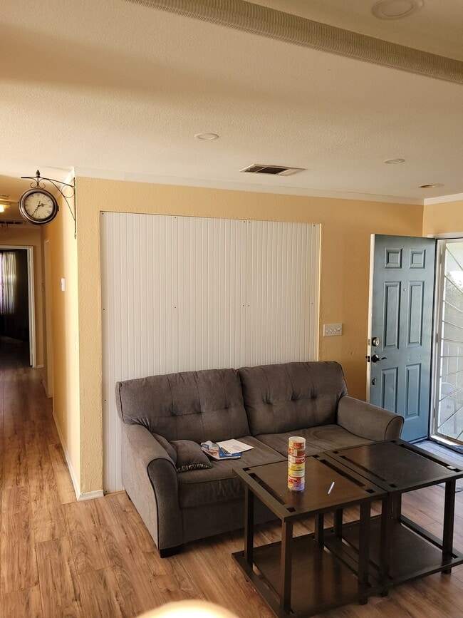 Photo - 37647 Hammer St