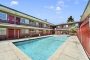Photo - Twin Palms Apartments