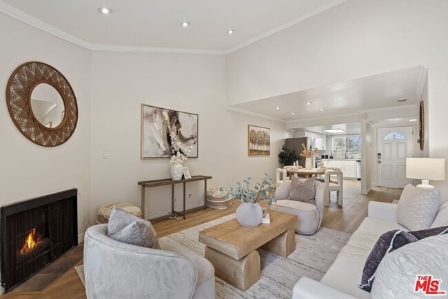 Photo - 620 W Hyde Park Blvd Unit 313