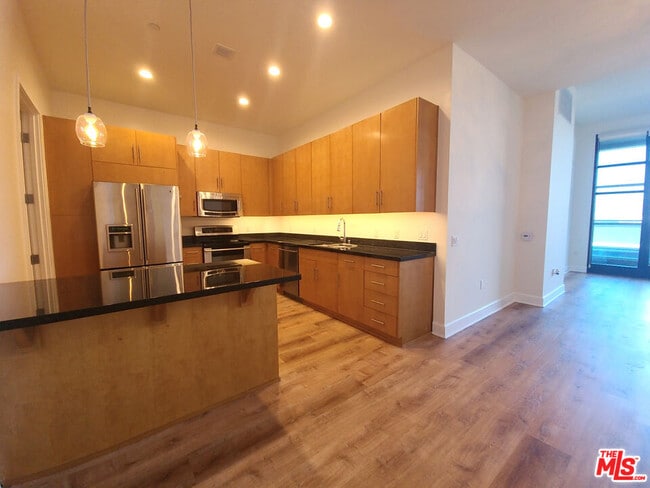 Photo - 3223 W 6th St Unit 602