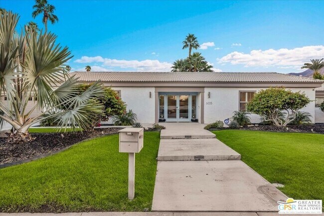 Photo - 605 E Sierra Way