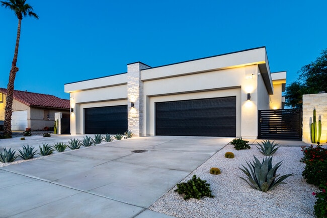 Building Photo - 13680 Mark Dr