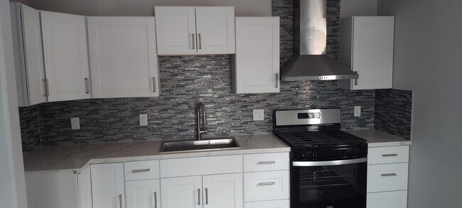 Photo - 3128 E 20th St