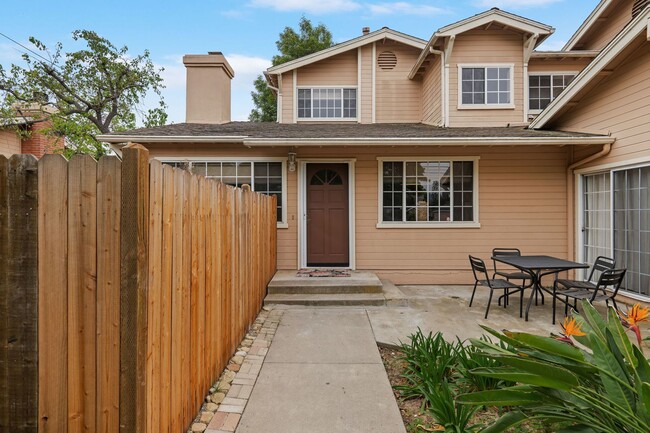 Photo - Fully Remodeled East Side Townhome – Furnished & Move-In Ready!