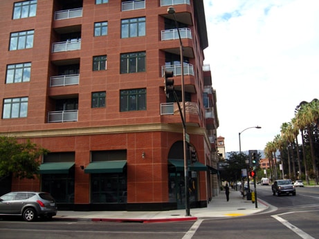 Building Photo - 125 N Raymond Ave Unit 409