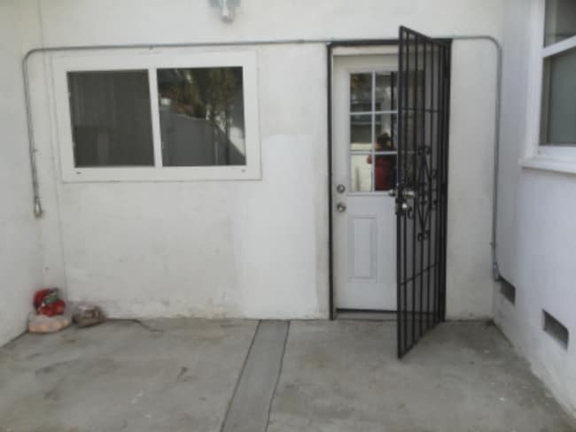 Photo - 20957 Community St