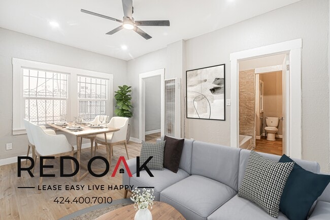 Building Photo - 4606 S Vermont Ave Unit 1