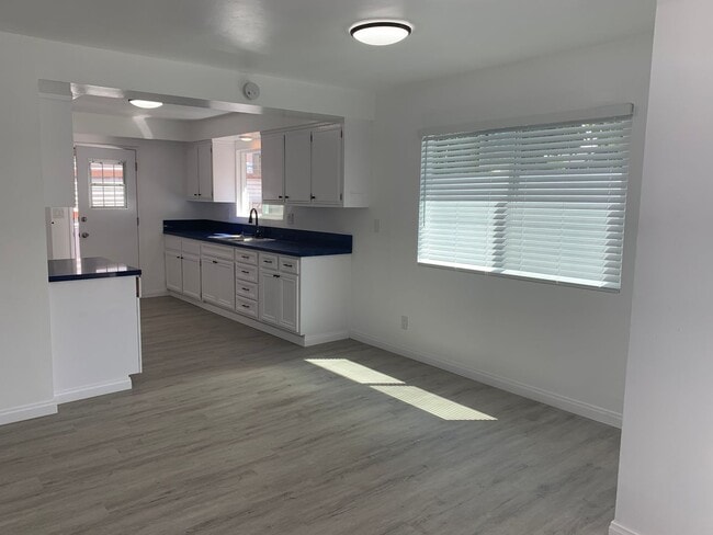 Photo - 4334 W 145th St Unit 1