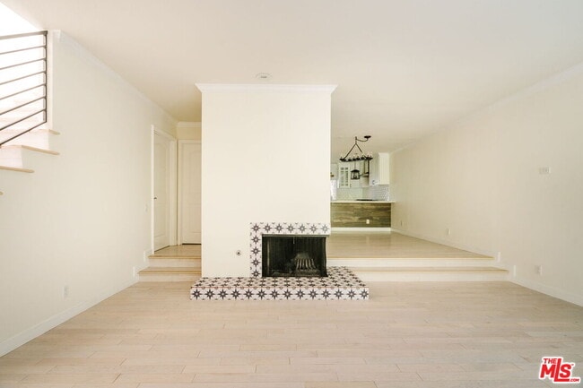 Photo - 141 N Clark Dr Unit 2