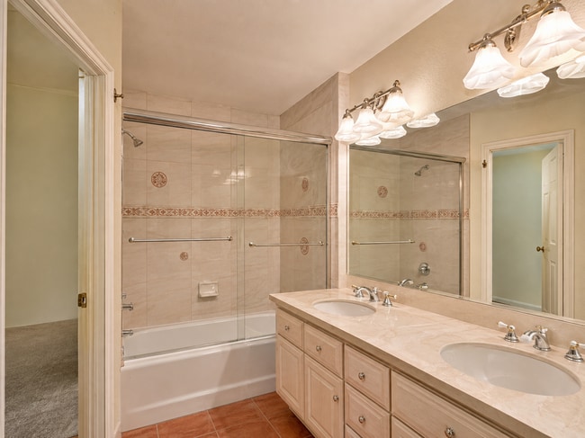 Photo - 18976 Singingwood Cir