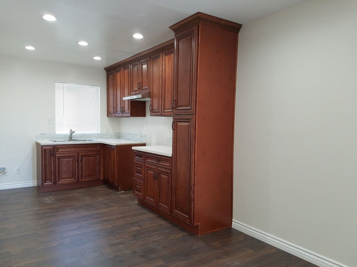 1339 1/4 W 93rd St - 1339 1/4 W 93rd St Condo