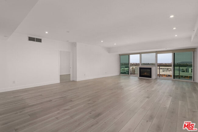 Photo - 13600 Marina Pointe Dr Unit 1005