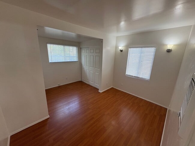 Photo - Light and Bright 2 Bed 1 Ba Close to Sweet...