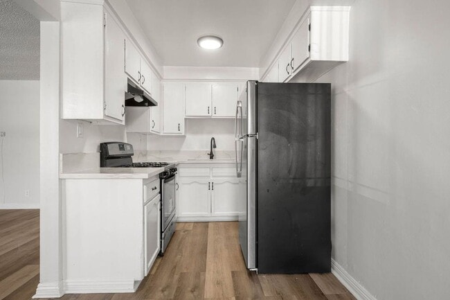 Photo - 3212 W 60th St Unit 02