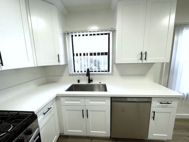 Photo - 4024-28 Lincoln Unit 4028