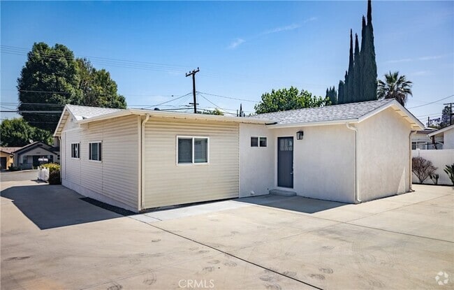 Building Photo - 25461 Cole St Rental