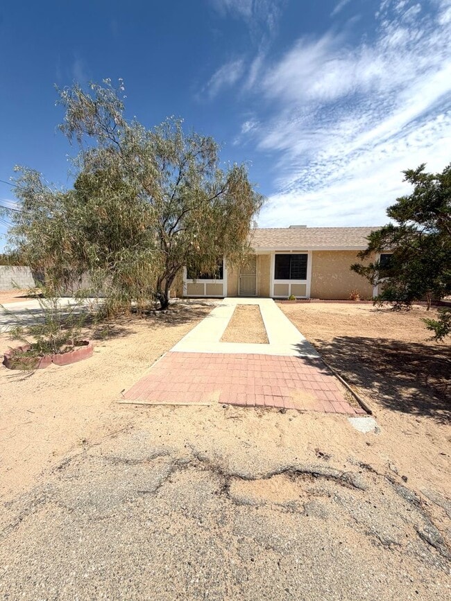 Photo - Inviting 3 Bedroom 2 Bathroom Home