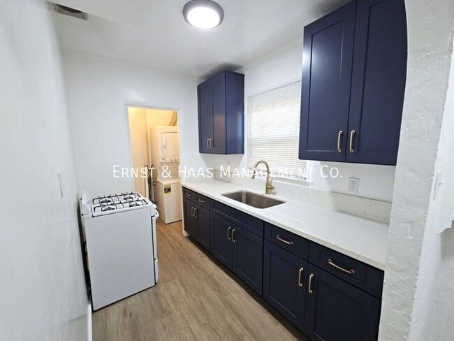 Building Photo - 824 Belmont Ave