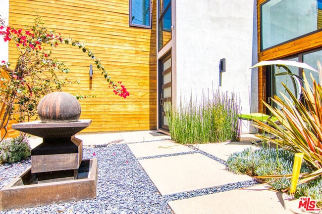 Photo - 2345 27th St