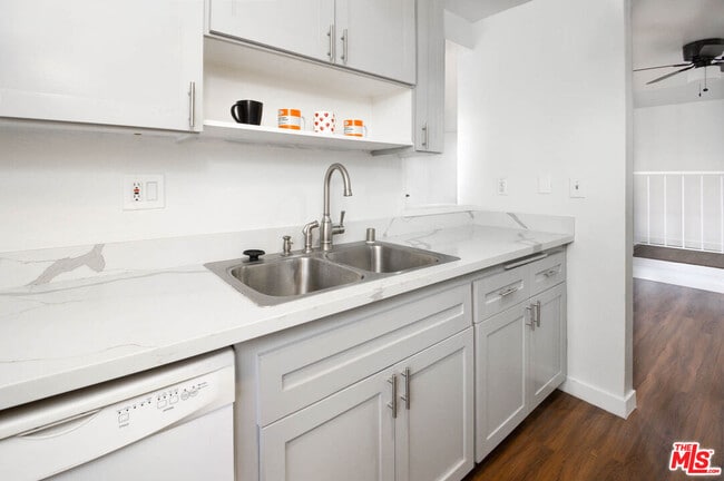 Photo - 11201 Summertime Ln Unit 201