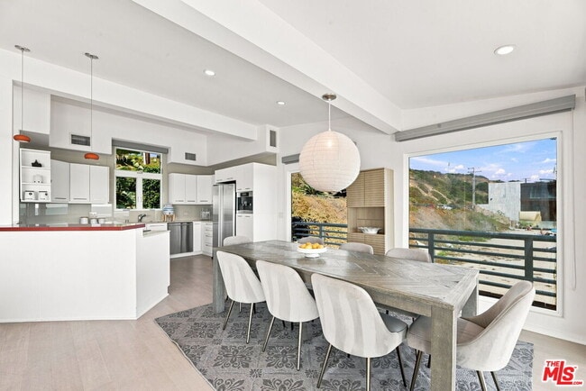 Photo - 24742 Malibu Rd