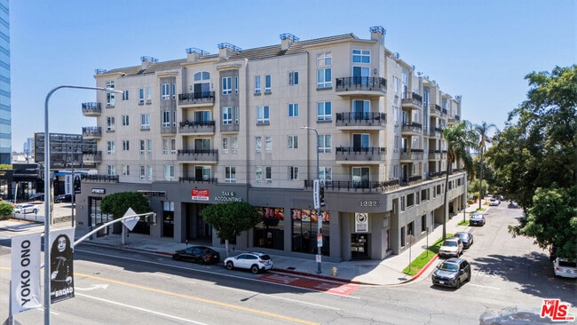 Building Photo - 12222 Wilshire Blvd Unit 208