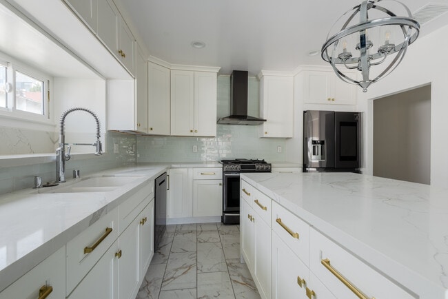 Photo - 1038 N Crescent Heights Blvd Unit 1040