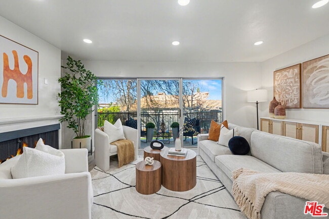 Photo - 14850 Hesby St Unit 203