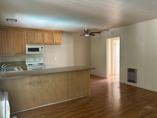 Photo - 6930 Fulton Ave Unit 6930 #17