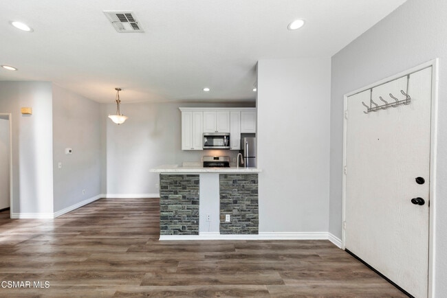 Photo - 152 Maegan Pl