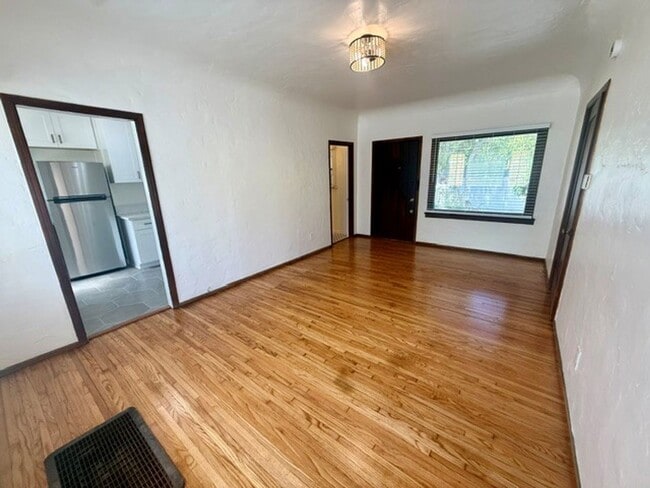 Photo - 1844 E 5th St. #3