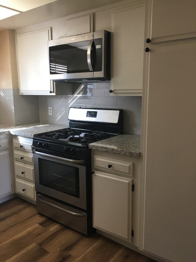 Photo - 126 Oakdale Ln