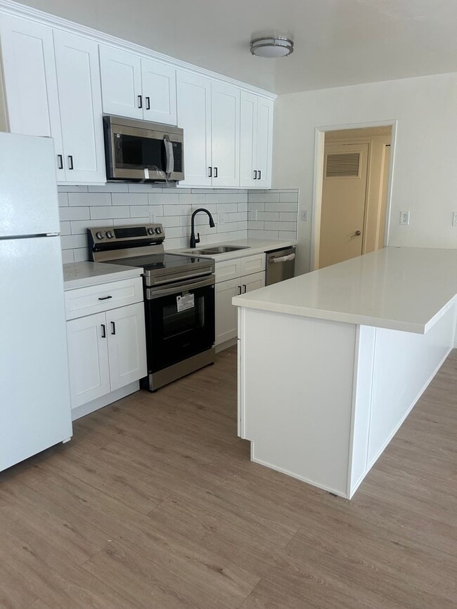 Photo - Newly Renovated & Modern 1 Bed / 1 Bath in Chatsworth | Balcony, Pool & Parking Unit 321